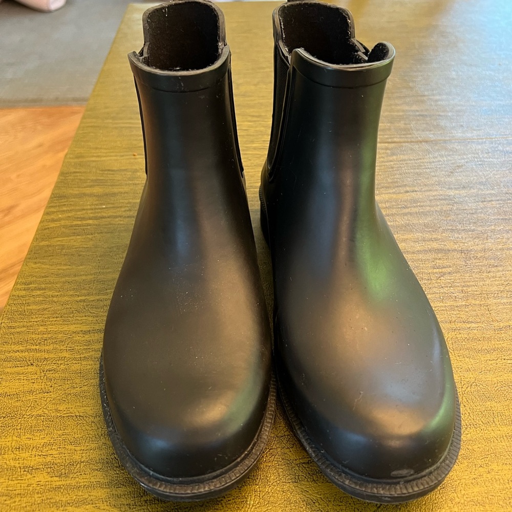 Madewell The Chelsea Rain Boots, size 9.